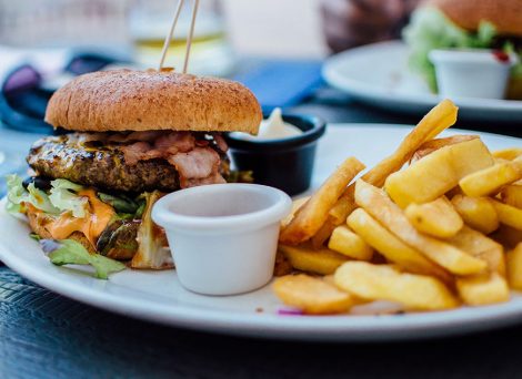 robin-stickel-82145-unsplash